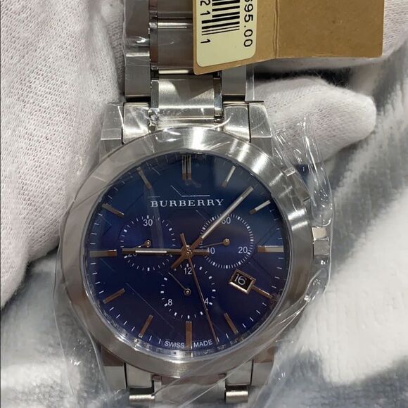NIB Blue Burberry Watch - Picture 9 of 15
